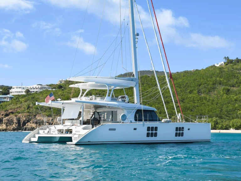 Charter a Sunreef EUPHORIA in Saint Thomas Island on Samboat