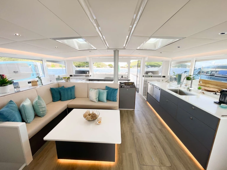 Luxury Yacht hire in British Virgin Islands (BVI) - Voyage SEVEN