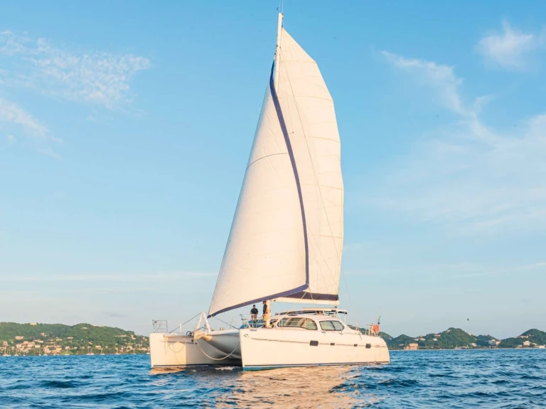 Hire Luxury Yacht with or without skipper PRIVILEGE ALLIAURA MARINE GROUP Rodney Bay