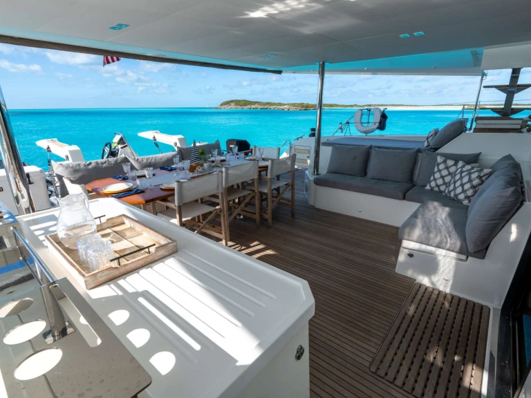 Charter a Fountaine Pajot WIND CHASER I in Bahamas on Samboat