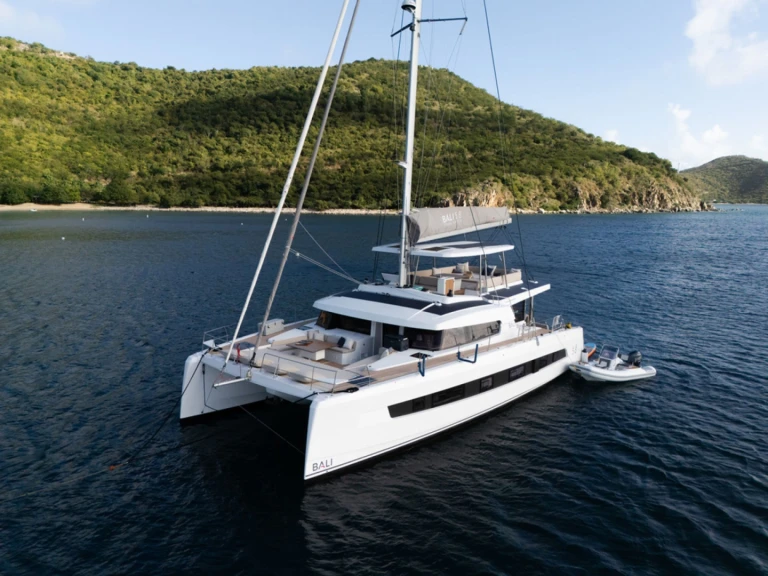 Hire Luxury Yacht Bali with a boat licence