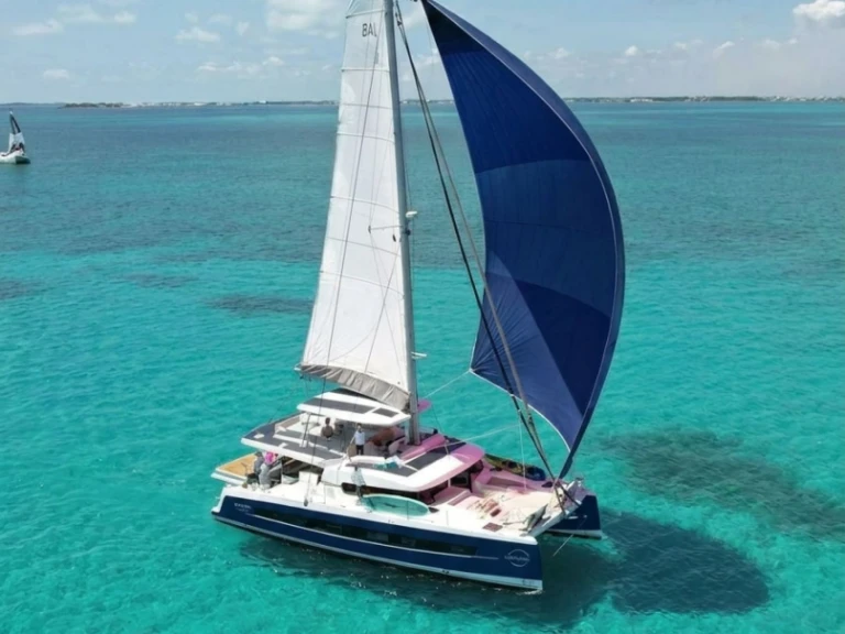Charter a Bali Sailing Yacht Luna in Bahamas on Samboat