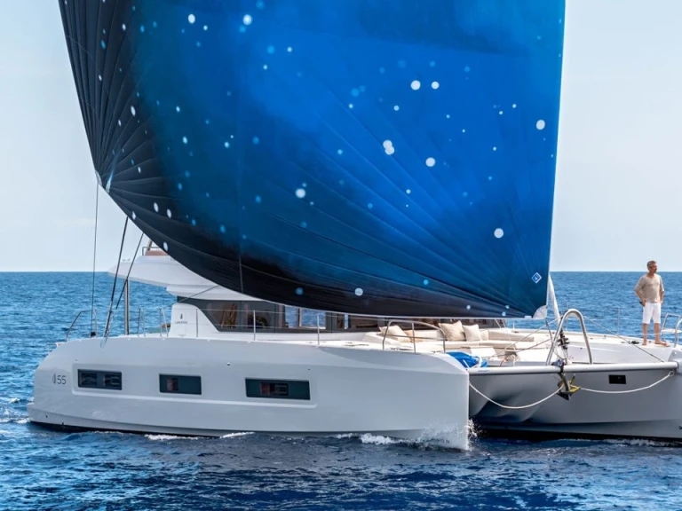 Hire Catamaran Lagoon with a boat licence