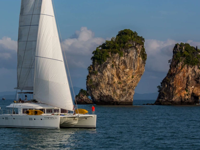 Yacht hire Phuket (City) cheap 00SEVEN