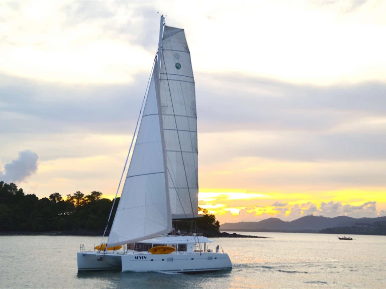 Charter a Jeanneau 00SEVEN in Phuket (City) on Samboat