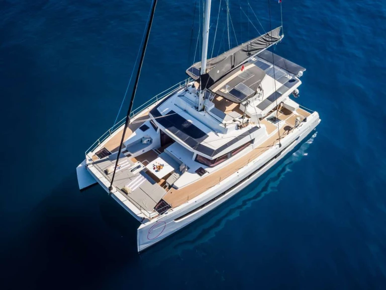 Luxury Yacht to hire British Virgin Islands (BVI) at the best price