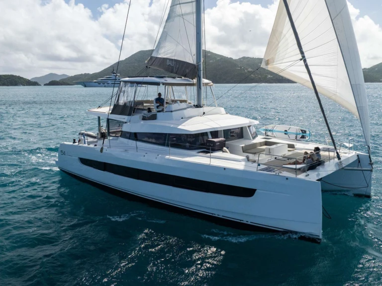 Hire Luxury Yacht Bali with a boat licence