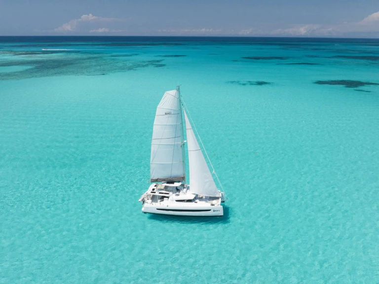 Luxury Yacht to hire Nassau at the best price