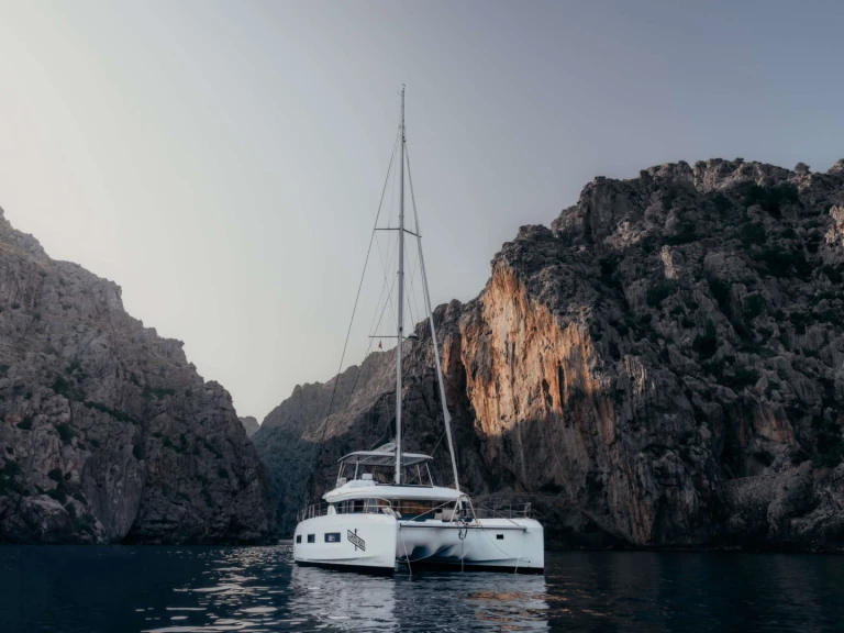 Yacht hire Athens cheap ALMOSTA ROAD