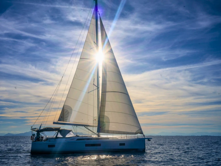 Hire Sailboat with or without skipper Bénéteau Alimos