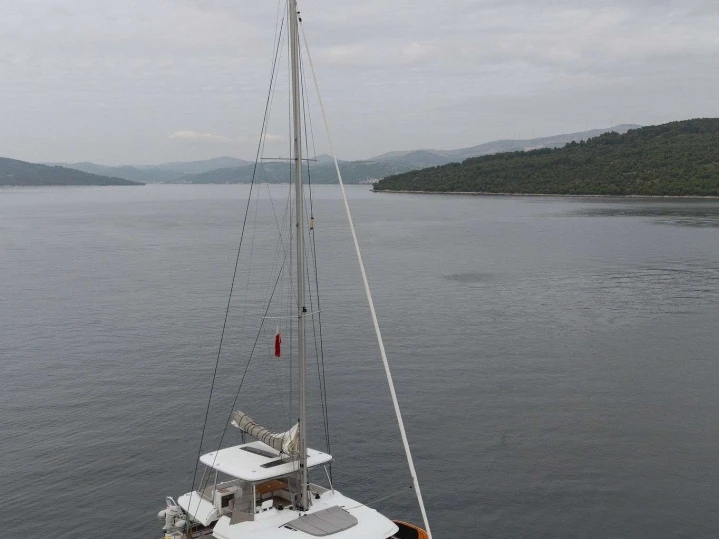 Hire Luxury Yacht with or without skipper Lagoon Trogir