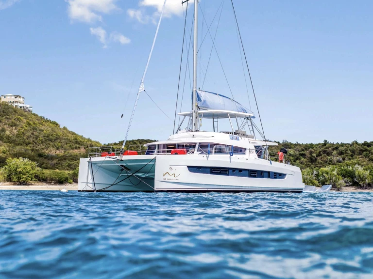 Hire Luxury Yacht Bali with a boat licence