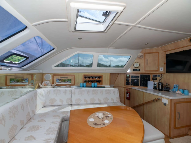 Luxury Yacht to hire Trellis Bay at the best price