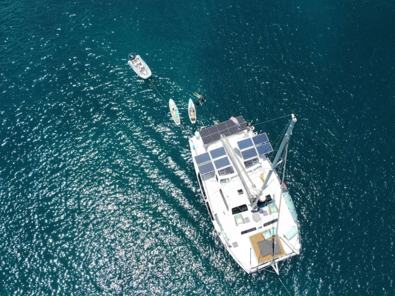 Hire Luxury Yacht Royal Cape with a boat licence