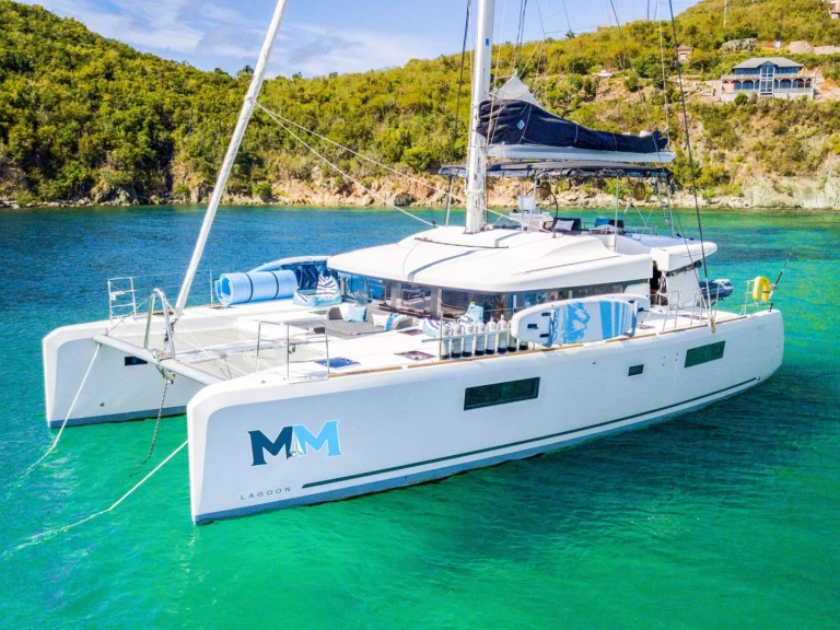 Hire Luxury Yacht with or without skipper Lagoon British Virgin Islands (BVI)