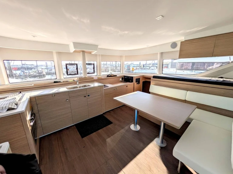 Hire Catamaran with or without skipper Lagoon Bonifacio
