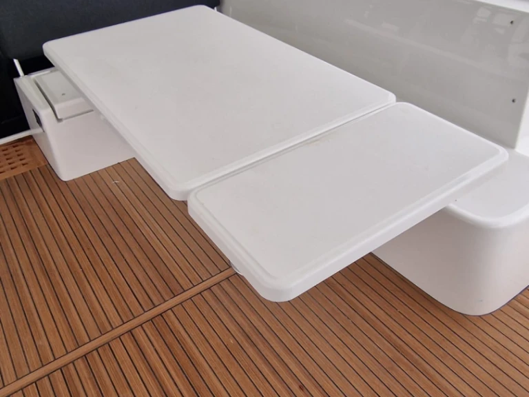 Yacht hire Bonifacio cheap Lagoon 42