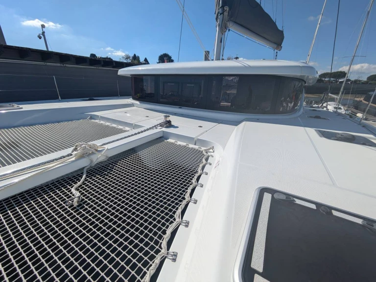 Catamaran to hire Bonifacio at the best price