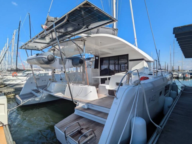 Yacht hire Bonifacio cheap Lagoon 42