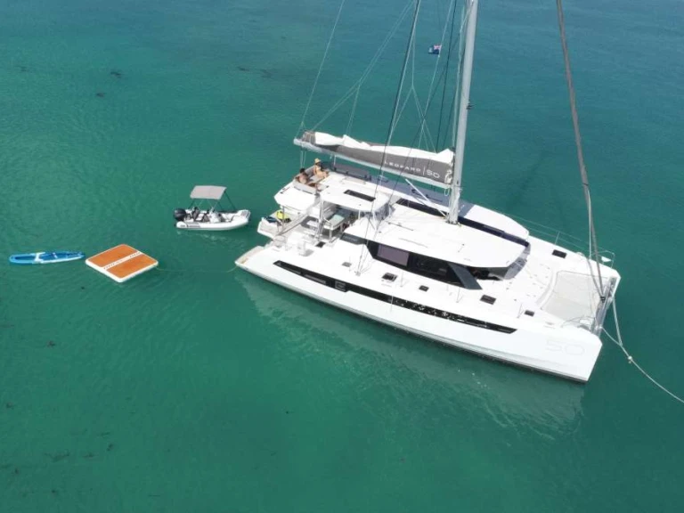 Hire Luxury Yacht Leopard with a boat licence
