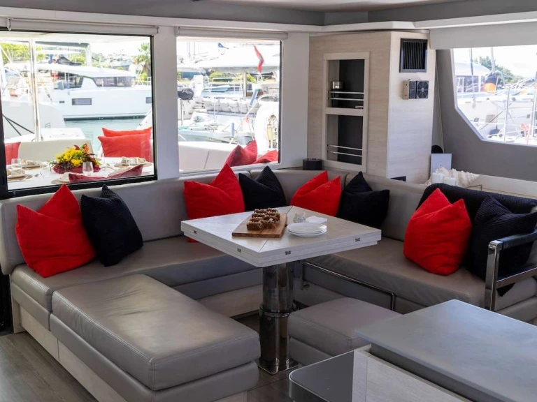 Yacht hire British Virgin Islands (BVI) cheap SEA DOG