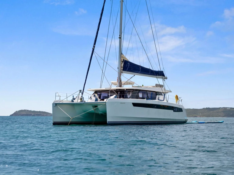 Hire Luxury Yacht with or without skipper Leopard British Virgin Islands (BVI)
