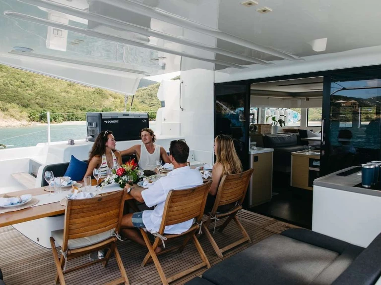 Hire Luxury Yacht with or without skipper Lagoon British Virgin Islands (BVI)