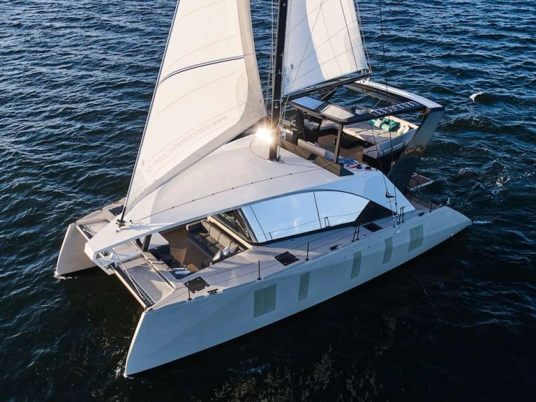 Hire Luxury Yacht Wave Catamarans with a boat licence