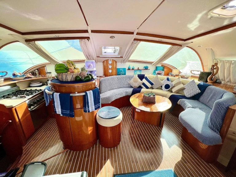 Charter a PRIVILEGE ALLIAURA MARINE GROUP ISOLABLUE in Grenada on Samboat