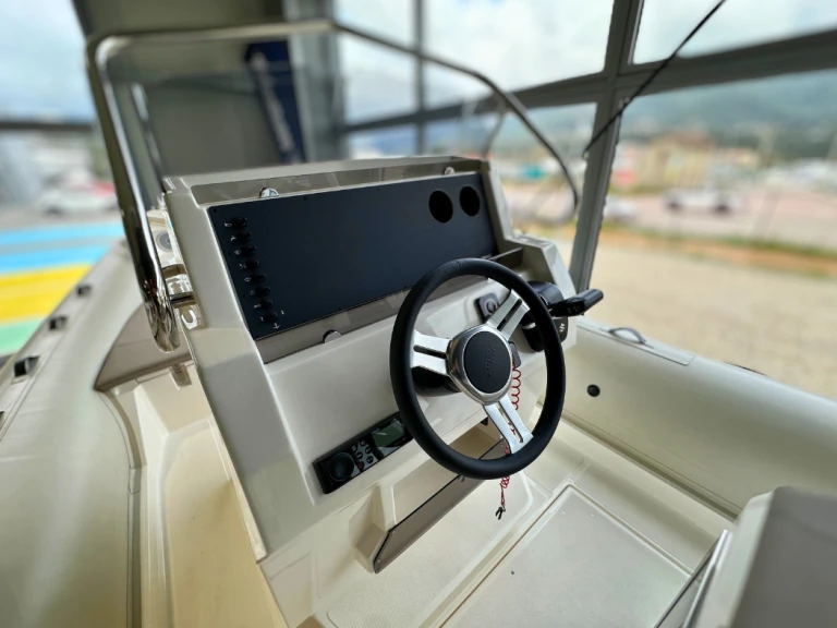 RIB hire in Ajaccio - Lomac Lomac 850 IN