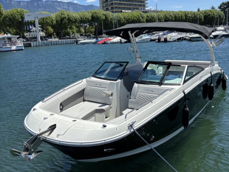 Motorboat hire in Le Bourget-du-Lac - Sea Ray Sea Ray SDX 270