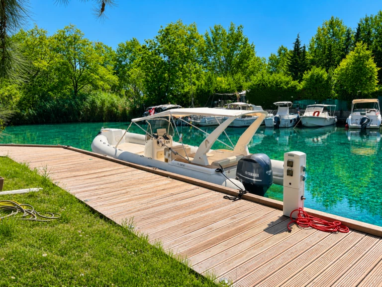 Yacht hire Mandelieu-la-Napoule cheap Tempest 770