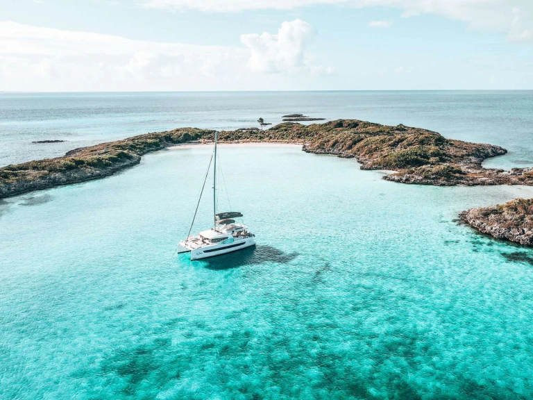 Luxury Yacht hire in Bahamas - Bali KITTIWAKE