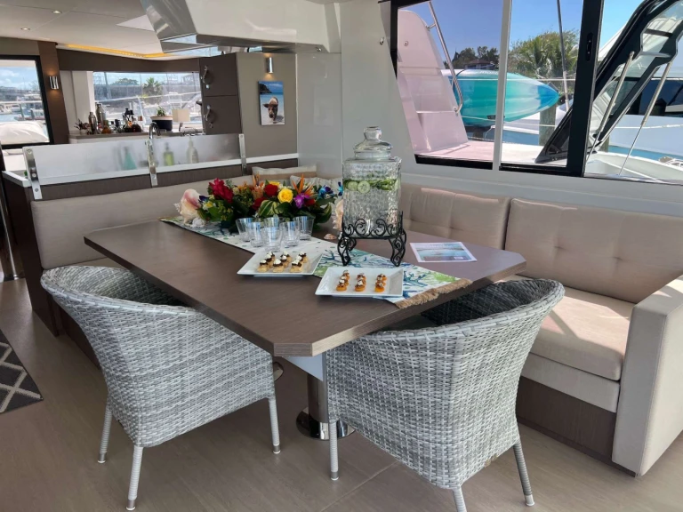 Hire Luxury Yacht with or without skipper Bali Bahamas