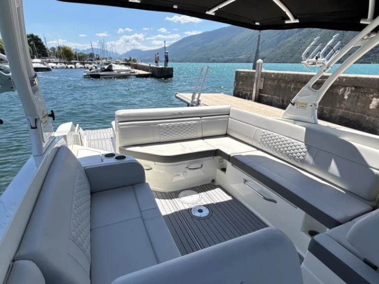 Yacht charter Le Bourget-du-Lac - Sea Ray Sea Ray SDX 270 on SamBoat