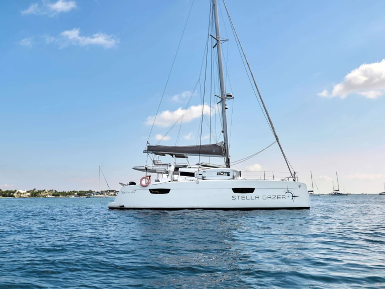 Luxury Yacht to hire Nassau at the best price