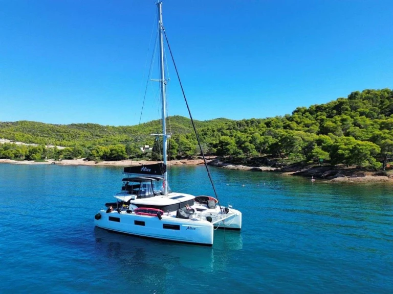 Yacht charter Athens - Lagoon ALICE on SamBoat