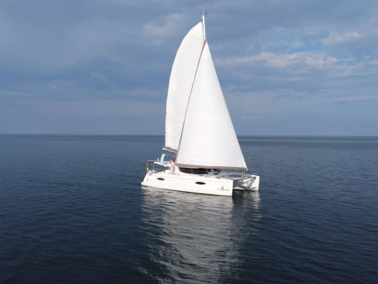 Luxury Yacht hire in French Polynesia - Fountaine Pajot Mahana