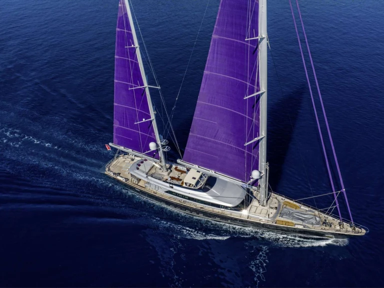 Hire Luxury Yacht Perini Navi with a boat licence