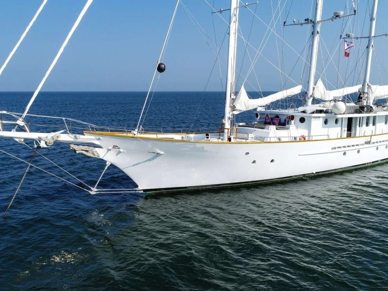 Palmer Johnson Arabella charter bareboat or skippered in  Jersey City