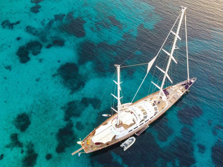 Charter a Perini Navi Tamarita in Naples on Samboat