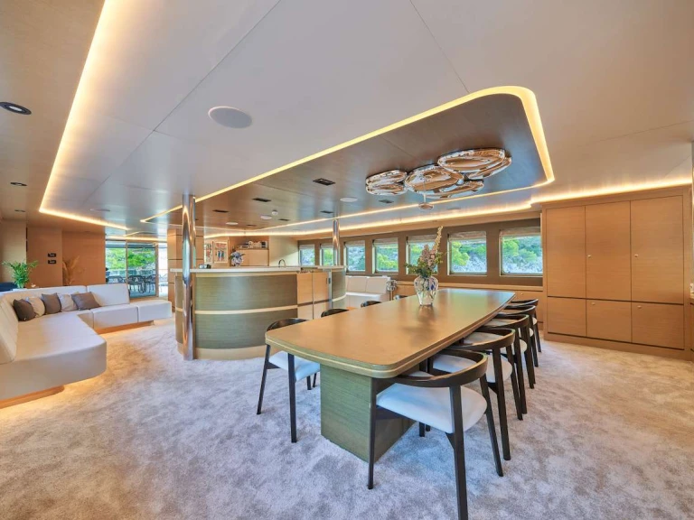 Charter a Brodosplit OMNIA in Naples on Samboat