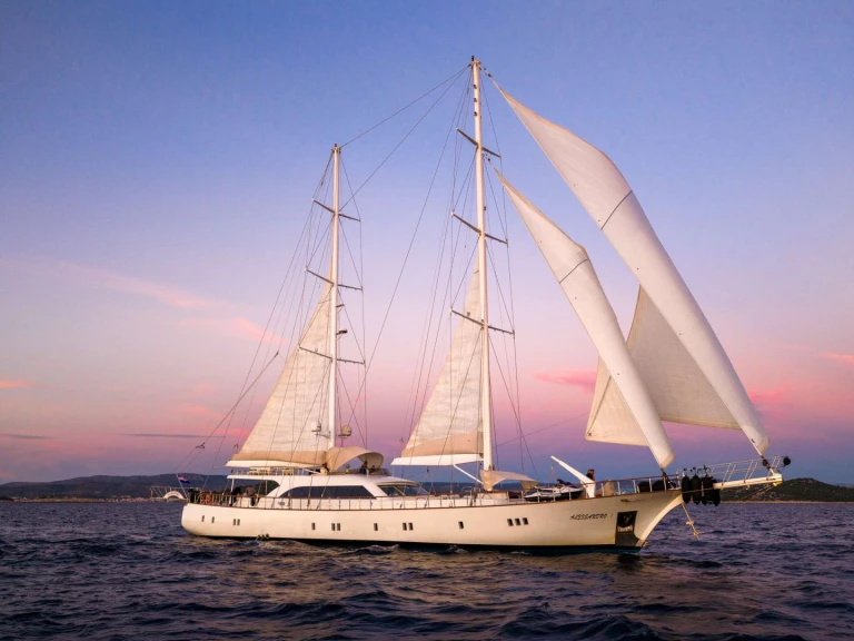 Charter a Custom Alessandro I in Šibenik on Samboat