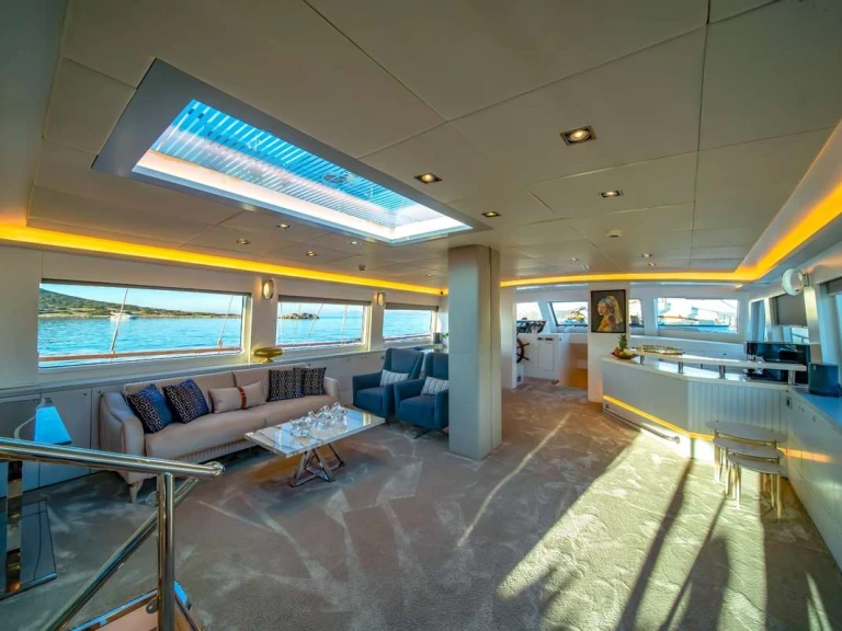 Hire Luxury Yacht Turkish shipyard with a boat licence