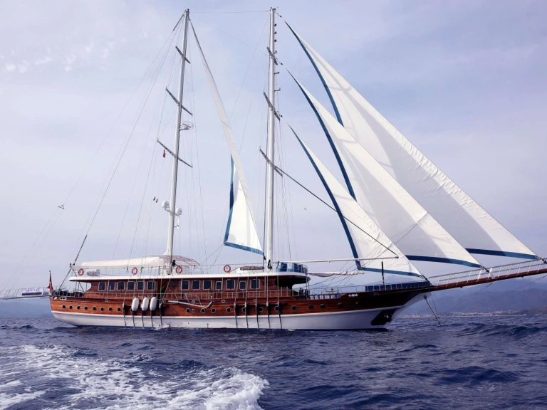 Luxury Yacht to hire Turkey at the best price