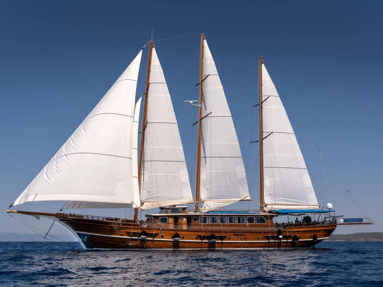 Luxury Yacht hire in Piraeus - Custom Gulet-Motor Sailor THALASSA