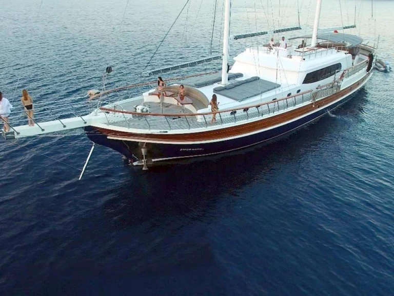 Luxury Yacht to hire Marmaris at the best price