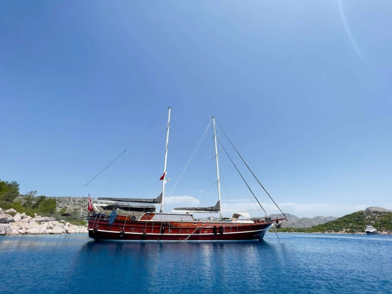Hire Luxury Yacht Gulet with a boat licence