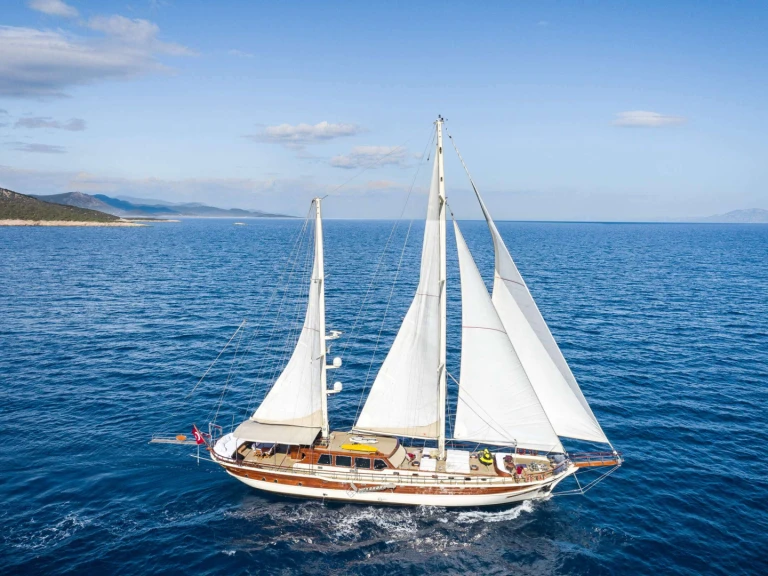 Hire a Custom Estrella De Mar Bodrum