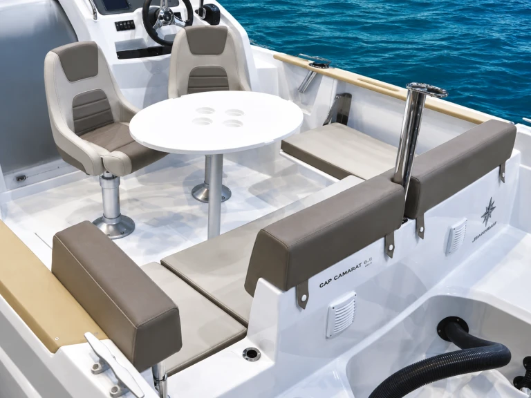 Yacht hire Marseille cheap Cap Camarat 7.5 WA